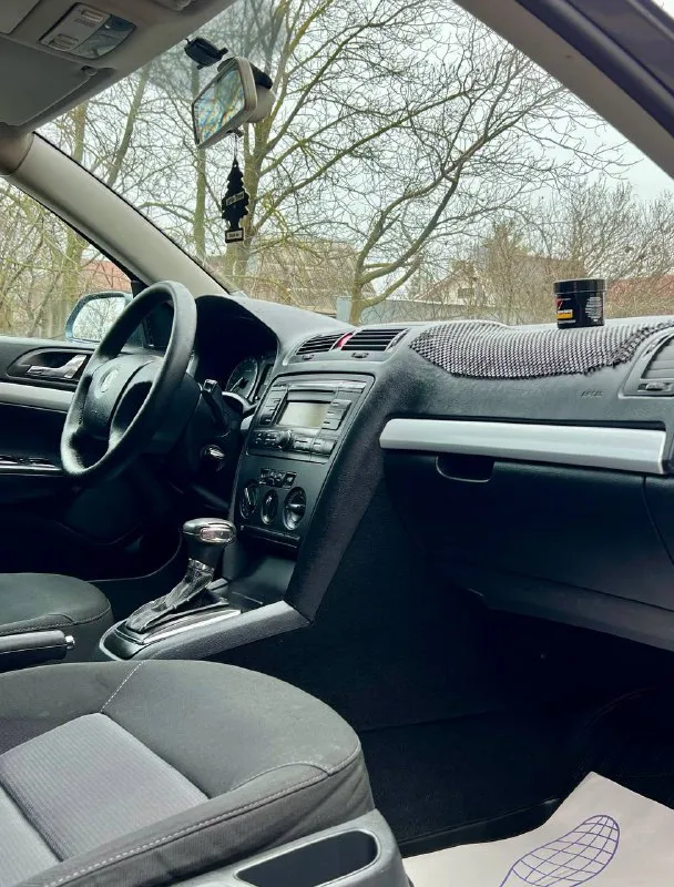 Шкода октавиа а5 2008 года выпуска 3 владельца птс оригинал мотор 1.6 коробка автомат по документам полный порядок по кузову также все в порядке как на фото без рыжиков и прочего технически без нариканий дно пороги стаканы целые все вопросы по телефону номер +7 919 896 5615 телеграмм +7 919 896 5615 💰цена 590.000 тысяч рублей - фотография - 6