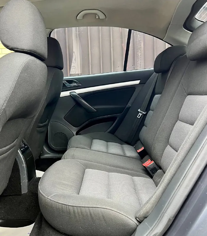 Шкода октавиа а5 2008 года выпуска 3 владельца птс оригинал мотор 1.6 коробка автомат по документам полный порядок по кузову также все в порядке как на фото без рыжиков и прочего технически без нариканий дно пороги стаканы целые все вопросы по телефону номер +7 919 896 5615 телеграмм +7 919 896 5615 💰цена 590.000 тысяч рублей - фотография - 8