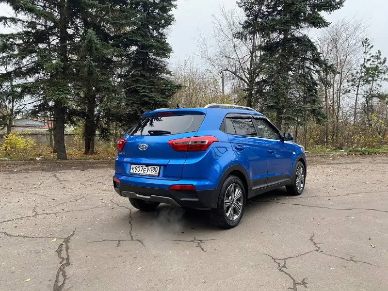 Продам семейный авто хюндай крета 1.6 бензин год выпуска 2018 состояние идеальное. без вмятин царапин, рыжиков п прочего пробег 107 тыс км оригинального. очень красивый цвет сигнализация starline вложений не требует! любое оформление! я втарой хозяин! салон не затертый не порваный резина новая зимняя авто полностью обслужен до мелочей мотор работает тихо без посторонних звуков (делал эндоскопию состояние как на новом авто). коробка переключает идеально, плавно климат контроль работает все жидкости заменил в т. ч. в коробке ! стекла все родные. автомобиль мягкий, комфортный с небольшим расходом бензина, по городу 8л ) цена 1.680₽ +7-949-493-67-31 остольные вопросы по телефону, торг - фотография - 10