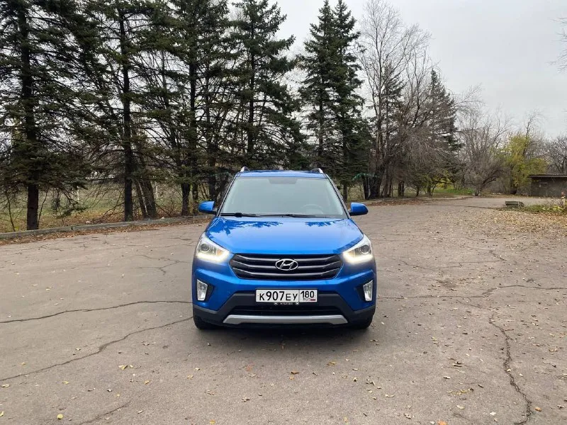 Продам семейный авто хюндай крета 1.6 бензин год выпуска 2018 состояние идеальное. без вмятин царапин, рыжиков п прочего пробег 107 тыс км оригинального. очень красивый цвет сигнализация starline вложений не требует! любое оформление! я втарой хозяин! салон не затертый не порваный резина новая зимняя авто полностью обслужен до мелочей мотор работает тихо без посторонних звуков (делал эндоскопию состояние как на новом авто). коробка переключает идеально, плавно климат контроль работает все жидкости заменил в т. ч. в коробке ! стекла все родные. автомобиль мягкий, комфортный с небольшим расходом бензина, по городу 8л ) цена 1.680₽ +7-949-493-67-31 остольные вопросы по телефону, торг - фотография - 3