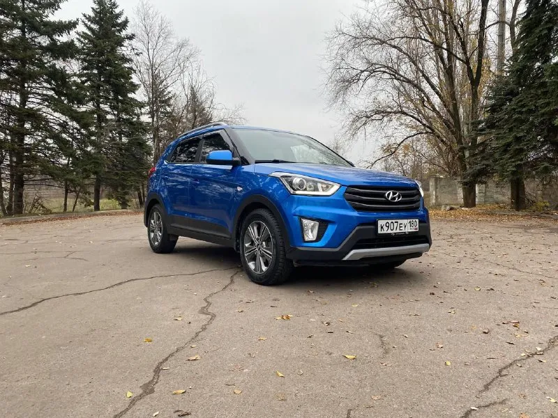Продам семейный авто хюндай крета 1.6 бензин год выпуска 2018 состояние идеальное. без вмятин царапин, рыжиков п прочего пробег 107 тыс км оригинального. очень красивый цвет сигнализация starline вложений не требует! любое оформление! я втарой хозяин! салон не затертый не порваный резина новая зимняя авто полностью обслужен до мелочей мотор работает тихо без посторонних звуков (делал эндоскопию состояние как на новом авто). коробка переключает идеально, плавно климат контроль работает все жидкости заменил в т. ч. в коробке ! стекла все родные. автомобиль мягкий, комфортный с небольшим расходом бензина, по городу 8л ) цена 1.680₽ +7-949-493-67-31 остольные вопросы по телефону, торг - фотография - 8