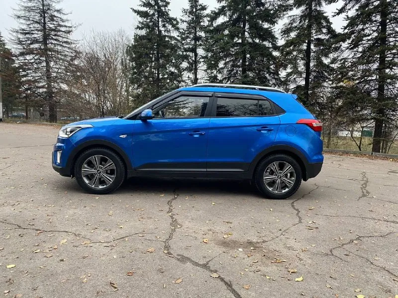 Продам семейный авто хюндай крета 1.6 бензин год выпуска 2018 состояние идеальное. без вмятин царапин, рыжиков п прочего пробег 107 тыс км оригинального. очень красивый цвет сигнализация starline вложений не требует! любое оформление! я втарой хозяин! салон не затертый не порваный резина новая зимняя авто полностью обслужен до мелочей мотор работает тихо без посторонних звуков (делал эндоскопию состояние как на новом авто). коробка переключает идеально, плавно климат контроль работает все жидкости заменил в т. ч. в коробке ! стекла все родные. автомобиль мягкий, комфортный с небольшим расходом бензина, по городу 8л ) цена 1.680₽ +7-949-493-67-31 остольные вопросы по телефону, торг - фотография - 9