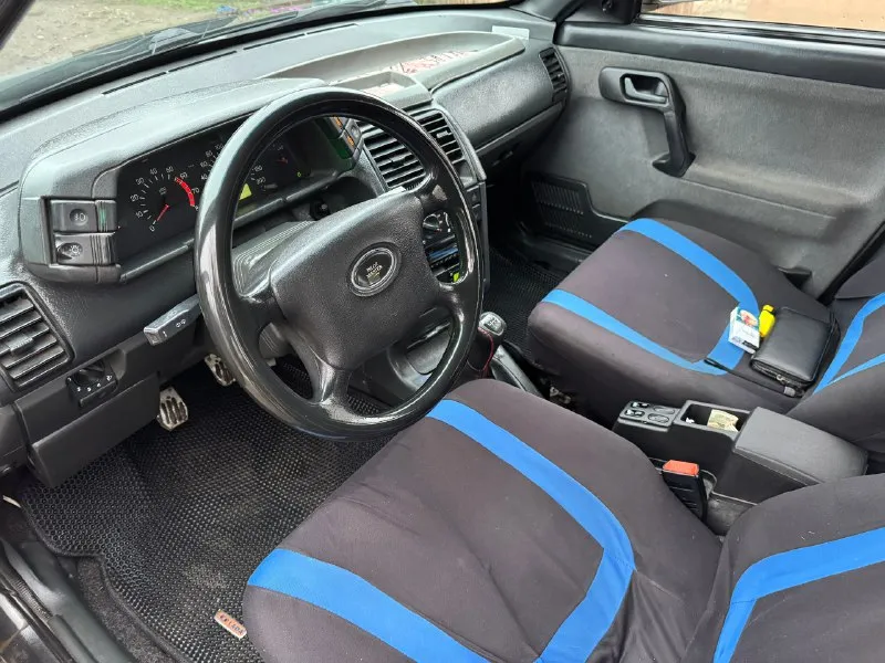 Продается автомобиль ваз 2110 2005г двигатель восьмиклапанный клапана не гнёт без потёков масла работает ровно самый надёжный двигатель днище без дыр ходовая часть в идеальном тихом режиме отрабатывает всё как нужно по электрике все работает моргает музыка стеклоподъемники по документам все полном порядке на местном учёте любое переоформление могу присутствовать при переоформление зимняя резина можно сказать новая белка коробка не выбивает не вылетает печка жарить отлично отличный новый аккумулятор автомобиль в целом сел поехал есть жизненные моменты автомобильный не новый!!! цена автомобиля 195 руб торг реальным покупателям номер для связи +7 (959) 257-91-56 📞 звоните: +7(959)2579156 - фотография - 5