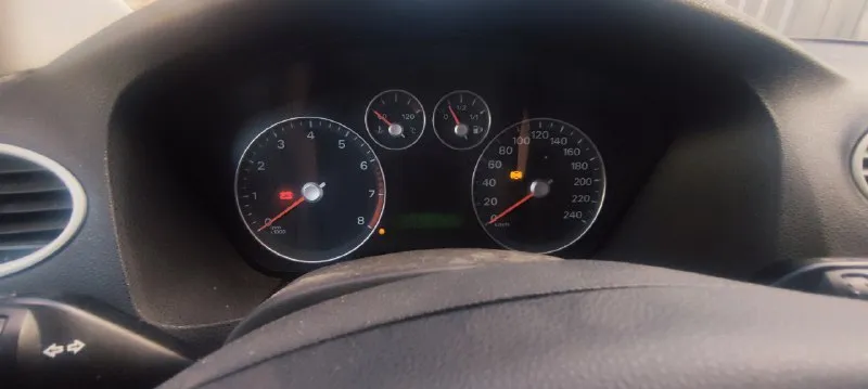 Продам ford фокус 2, 2007г, 2л, механика. состояние удовлетворительное, требуют внимания пороги. зимний пакет, подогрев зеркал, лобового, сидений. эл регулировка сидений. тел для связи 89298013849 юрий цена 350тр. 📞 звоните: +7(929)8013849 - фотография - 8