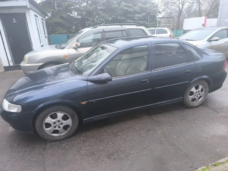 Цена 350.000₽+торг газ/бензин газ вписан в тех. паспорт opel vectra b 1999 год 1.8л пробег 218.000 км (родной) 2 владельца птс оригинал в хорошем состоянии. работает ровно, масло не берет. подвеска не стучит. кпп без хрустов, сцепление в порядке. по электрике все работает, ошибок нет. кузов ровный, без гнили и ржавчины, обработана в круг. салон чистый, кожаный. документы в порядке, переоформление без проблем. осмотр донецк +79496230879 📞 звоните: +7(949)6230879 - фотография - 3