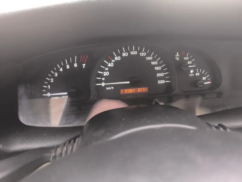 Цена 350.000₽+торг газ/бензин газ вписан в тех. паспорт opel vectra b 1999 год 1.8л пробег 218.000 км (родной) 2 владельца птс оригинал в хорошем состоянии. работает ровно, масло не берет. подвеска не стучит. кпп без хрустов, сцепление в порядке. по электрике все работает, ошибок нет. кузов ровный, без гнили и ржавчины, обработана в круг. салон чистый, кожаный. документы в порядке, переоформление без проблем. осмотр донецк +79496230879 📞 звоните: +7(949)6230879 - фотография - 7