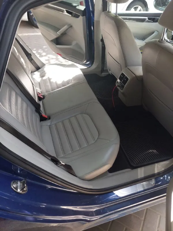 Г. донецк volkswagen passat 2017 год комплектация-sel premium объем - 1.8t, акпп 6ст, asin лед оптика, подогревы зеркал, сидений, слепые зоны, датчик дождя, света, заводской автозапуск, камера заднего вида, музыка fender, салон кожа, память сидений, полная электрорегулеровка, usb, aux, bluetooth, carplay, саб родной, люк, парктроник 360 градусов, колеса r18, масло от замены до замены. автомобиль полностью обслужин любые проверки. документы в полном порядке. продаю так как в семье прибавление и нужен автомобиль семиместный. 1 собственник. + 2 комплекта резины- лето на 18 дисках, зима на 16-х желесках. цена 1500000, возможен торг +79493750708 - фотография - 5