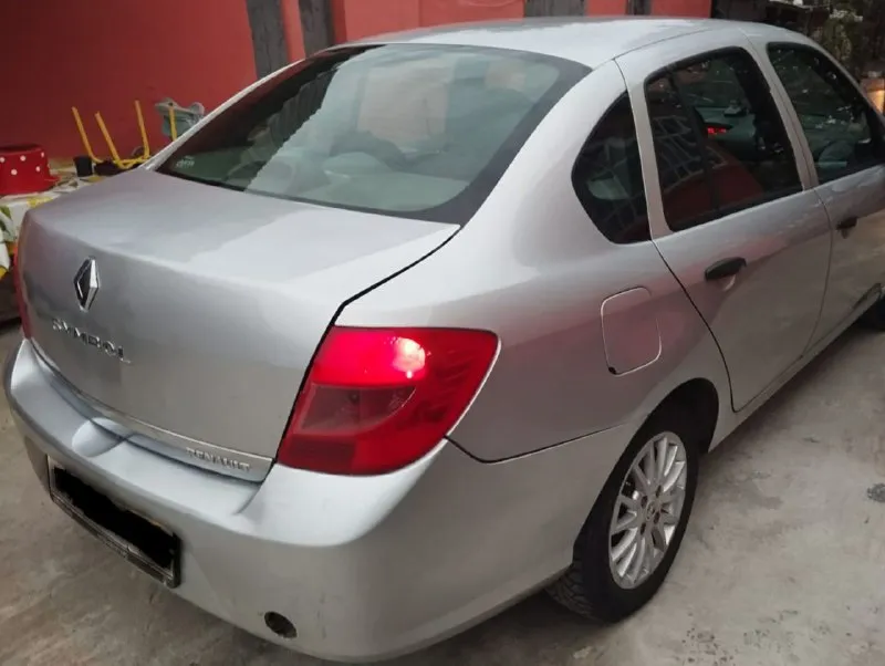 Renault символ 2008 г. 1.4 к4 в идеальном состоянии. не дымит не троих, месяц назад замена, грм помпа, масла, антифриз. кпп в идеальном состоянии, переключает плавно. подвеска в идеальная без единого стука. дно пороги в идеале, без дыр. кузов оцинкованный. резина зима лето. кондиционер климат, подогрев сидений, лобового, сидений зеркал. и многое другое. +79495957827 цена 330000 📲 tg: ольга. 📞 звоните: +7(949)5957827 - фотография - 2