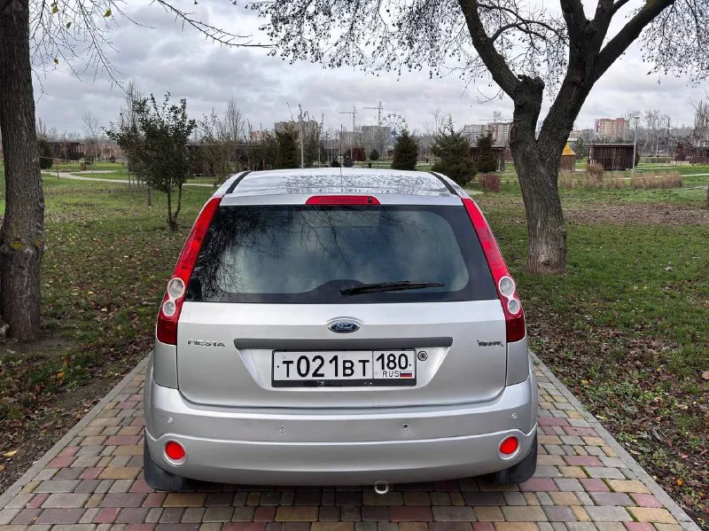 Продам ford fiesta год выпуска 2007 обьем двигателя 1.4 коробка автомат пробег 108 тысяч авто в отличном состояние приобретали в салоне в 2007 году один еденствиный хозяин в родном окрасе в дтп не участвовал автотека зеленая не каких вложений не требует готов на любые проверки цена 570 тысяч рублей все вопросы по телефону +79493569446 📲 tg: @aleks_333377 📞 звоните: +7(949)3569446 - фотография - 5