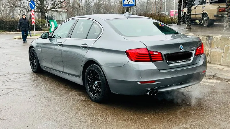 Bmw 520 d 2013 год 2,0 дизель пробег 212 тыс км ✅автотека зелень ✅полностью обслужена ✅салон в идеале ✅новые колеса ✅камера заднего вида ✅климат ✅подогревы состояние просто 🔥 цена 1,550,000 руб торг тел +7949 315 33 70 - фотография - 6