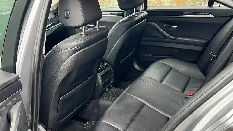 Bmw 520 d 2013 год 2,0 дизель пробег 212 тыс км ✅автотека зелень ✅полностью обслужена ✅салон в идеале ✅новые колеса ✅камера заднего вида ✅климат ✅подогревы состояние просто 🔥 цена 1,550,000 руб торг тел +7949 315 33 70 - фотография - 8