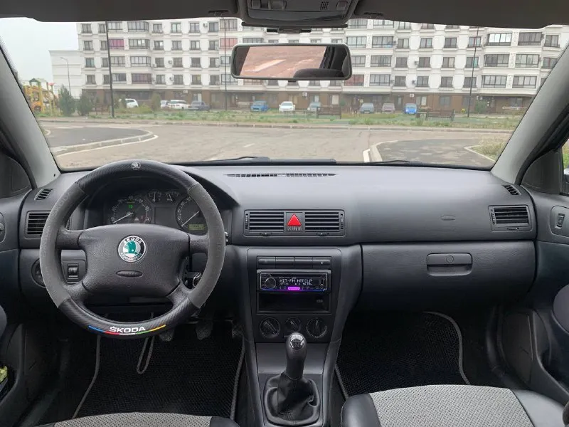 Skoda octavia tour 1.6 год 2009 пробег 206т родной все стёкла заводские 3 хозяина автомобиль полностью обслужен все четыре стойки новые рычаги новые сцепление новые резина новая грм помпа всё свежее тормозная система также обслужена мотор работает идеально в общем пишите звоните +79496347909 г. мариуполь цена 620т - фотография - 8