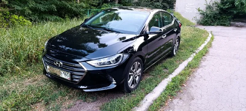 💵 цена: 1 600 000 торг уместен ‼️ 🏙 город: донецк 📍 🚘 марка / модель: hyundai elantra limited 🇺🇸 📅 год выпуска: 2016 🛞 пробег: 105000 км ⛽️ двигатель (тип, объем, мощность): бензин, 2.0, 150 л/с ⚙️ тип кпп: автомат 👨‍⚖️ владельцев в птс: 1 ⏳ срок владения: 3 года 📲 контактный телефон: +7 949 339 14 57 - фотография - 3