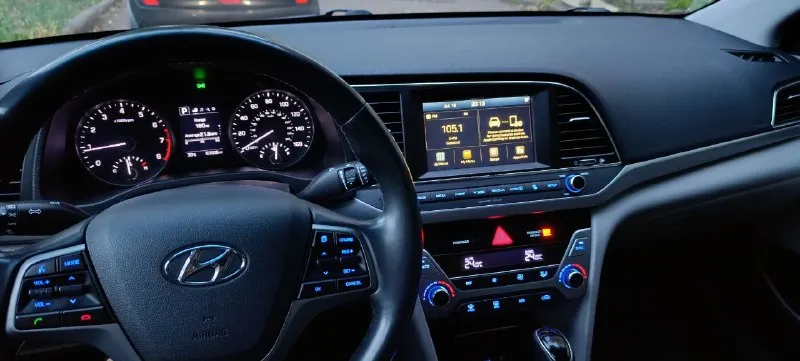 💵 цена: 1 600 000 торг уместен ‼️ 🏙 город: донецк 📍 🚘 марка / модель: hyundai elantra limited 🇺🇸 📅 год выпуска: 2016 🛞 пробег: 105000 км ⛽️ двигатель (тип, объем, мощность): бензин, 2.0, 150 л/с ⚙️ тип кпп: автомат 👨‍⚖️ владельцев в птс: 1 ⏳ срок владения: 3 года 📲 контактный телефон: +7 949 339 14 57 - фотография - 8