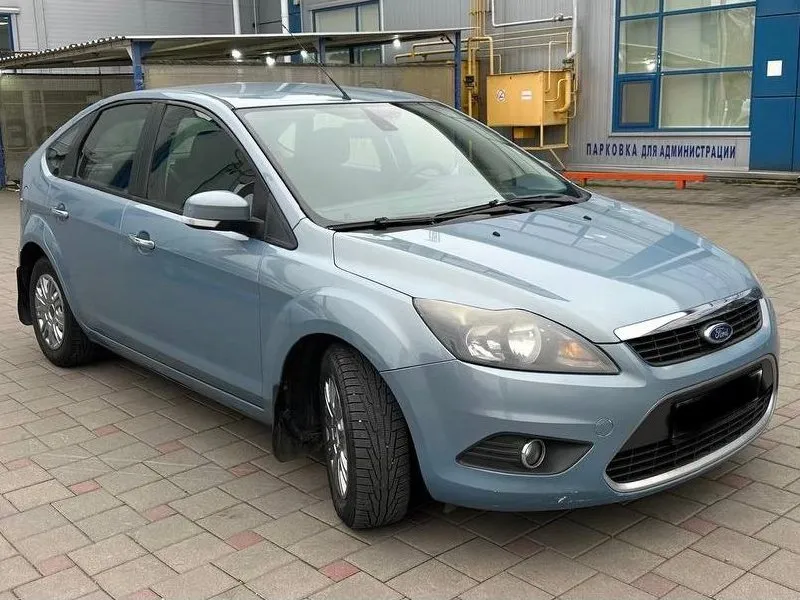 Продам ford focus 2010 года, рестайлинговый. мотор 1.6, кпп механика, кондиционер, двухзонный климат, штатная магнитола сони, датчик дождя и света, 4 эсп, парктроник, подогрев передних сидений, подогрев зеркал и заднего стекла, эл. регулировка зеркал, мультируль, хорошая зимняя резина, весь в родной краске. машина без единого дтп, абсолютно без вложений, мотор шепчет, масло не ест, коробка переключает ровно, не хрустит не выбивает, по ходовке отлично! кузов не гнилой, днище целое! сел, поехал, кайфанул)) осмотр макеевка. цена 599к. торг тел. +79493294001 - фотография - 2