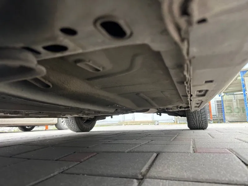 Продам ford focus 2010 года, рестайлинговый. мотор 1.6, кпп механика, кондиционер, двухзонный климат, штатная магнитола сони, датчик дождя и света, 4 эсп, парктроник, подогрев передних сидений, подогрев зеркал и заднего стекла, эл. регулировка зеркал, мультируль, хорошая зимняя резина, весь в родной краске. машина без единого дтп, абсолютно без вложений, мотор шепчет, масло не ест, коробка переключает ровно, не хрустит не выбивает, по ходовке отлично! кузов не гнилой, днище целое! сел, поехал, кайфанул)) осмотр макеевка. цена 599к. торг тел. +79493294001 - фотография - 9