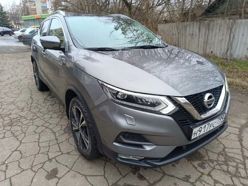 Nissan qashqai,2019,2.0 cvt 2wd,117.000км комплектация (qe+): это топовая версия с максимальным оснащением. в салоне установлены удобные сиденья zero gravity для переднего ряда, двухзонный климат-контроль и мультимедийная система nissanconnect с навигацией и 7-дюймовым экраном. салон отделан тканью. снаружи автомобиль выделяется панорамной крышей и стильными 18-дюймовыми легкосплавными дисками. особенности и опции: · комфорт: подогрев передних сидений, руля и лобового стекла, камера заднего вида, камеры 360°, датчики света и дождя. · безопасность: полный набор систем: abs, esp, 6 подушек безопасности (включая шторки), круиз-контроль, датчики парковки спереди и сзади. · есть небольшие косметические подкрасы, ремонт выполнялся у официального дилера, фото документов предоставлю при встрече. машина технически исправна, вся история обслуживания известна. готова к эксплуатации без дополнительных вложений. цена:1.870.000₽ 📞 +7( 📲 tg: алексей 📞 звоните: +7(977)3747936 - фотография - 2