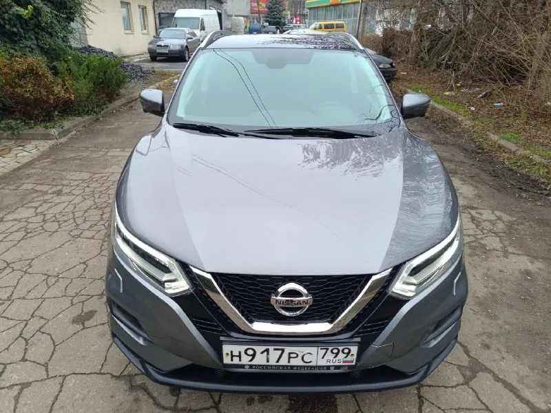 Nissan qashqai,2019,2.0 cvt 2wd,117.000км комплектация (qe+): это топовая версия с максимальным оснащением. в салоне установлены удобные сиденья zero gravity для переднего ряда, двухзонный климат-контроль и мультимедийная система nissanconnect с навигацией и 7-дюймовым экраном. салон отделан тканью. снаружи автомобиль выделяется панорамной крышей и стильными 18-дюймовыми легкосплавными дисками. особенности и опции: · комфорт: подогрев передних сидений, руля и лобового стекла, камера заднего вида, камеры 360°, датчики света и дождя. · безопасность: полный набор систем: abs, esp, 6 подушек безопасности (включая шторки), круиз-контроль, датчики парковки спереди и сзади. · есть небольшие косметические подкрасы, ремонт выполнялся у официального дилера, фото документов предоставлю при встрече. машина технически исправна, вся история обслуживания известна. готова к эксплуатации без дополнительных вложений. цена:1.870.000₽ 📞 +7( 📲 tg: алексей 📞 звоните: +7(977)3747936 - фотография - 5
