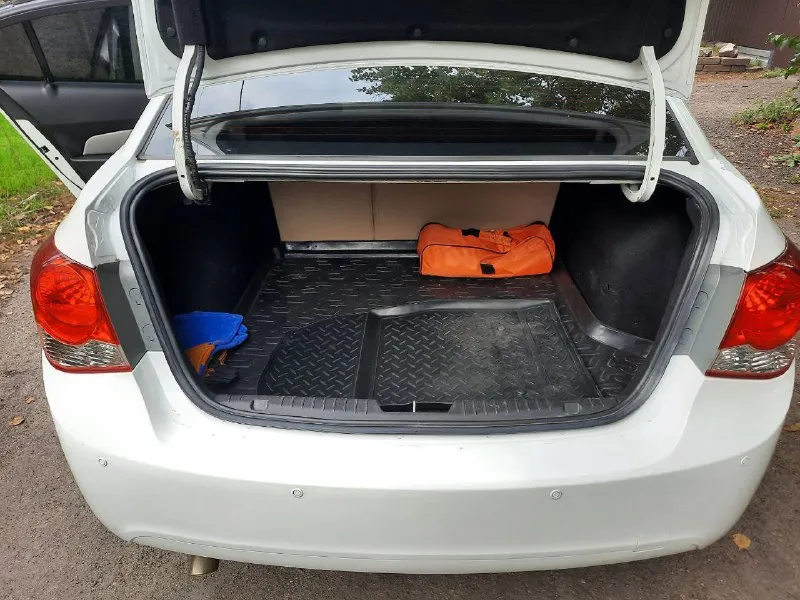 Продам шевроле круз год 2012 мотор 1,6 корбка автомат машина в очень хорошем состоянии. пробег 189000 цена 750000₽ торг тел +79493746506 - фотография - 10