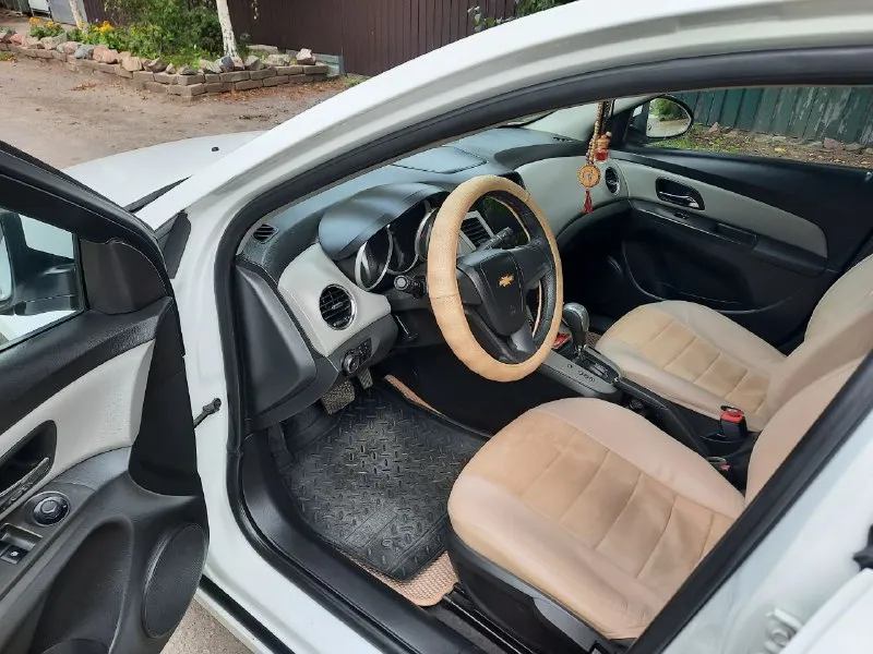 Продам шевроле круз год 2012 мотор 1,6 корбка автомат машина в очень хорошем состоянии. пробег 189000 цена 750000₽ торг тел +79493746506 - фотография - 6