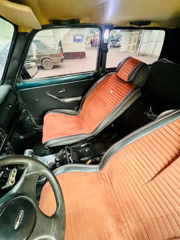 В продаже нива 2121 2000 год нива в отличном состоянии вид имеет сильный коробка 5 ступка мосты раздатка все работают литые диски с резиной ровные не бьют по трассе едет вибраций нет мотор тянет хорошо не дымит все в рабочем состоянии печка греет, поворотники стопы габариты ближний дальний раздатка понижайка все включается лед оптика вкруг тонировка в круг 5 даже лобовое хорошая музыка новая резина на титанах салон ковшы сидения очень удобные, стеклоподъемники, и другое осмотр макеевка по желанию могу пригнать куда нужно будет документы чистые без штрафов и запретов смотреть город макеевка в продаже 2 нивы есть тел +7 (949) 638-01-13 - фотография - 7