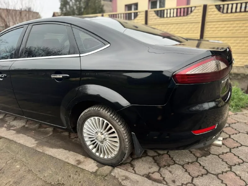 Продам ford mondeo 4, 2007 года выпуска, отличном состоянии! 2 литра, 245 л/с, полностью обслужен, перед продажей сделал замену масла. установлен контрактный двигатель. пробег авто 85000 км, проверен и подтвержден. так же недавно делал ревизию ходовой, что нужно было заменить, заменил, сейчас без посторонних звуков. стоят новые тормозные диски и колодки. кузов авто в хорошем состоянии, ровный, без вмятин и рыжиков, весь в родном окрассе, любые проверки. 🛞подогрев лобового и заднего стекла, обогрев зеркал, esp, abs, ebd, bas, 4 стеклоподьемника, электрорегулировка зеркал, регулировка фар по высоте, противотуманные фары, диски r16 на хорошей зимней резине, двухзонный климат контроль заправлен, датчики света и дождя, подогревы сидений, аудиосистема заменена на тиайс tpro 2. салон сохранился отлично! вся безопасность на месте, сидения не затерты и не порваты, кнопки не затерты, чехлы в идеальном состоянии. есть все для комфортной езды. проблем с запчастями нет от с 📞 звоните: +7(949)3549072 - фотография - 4