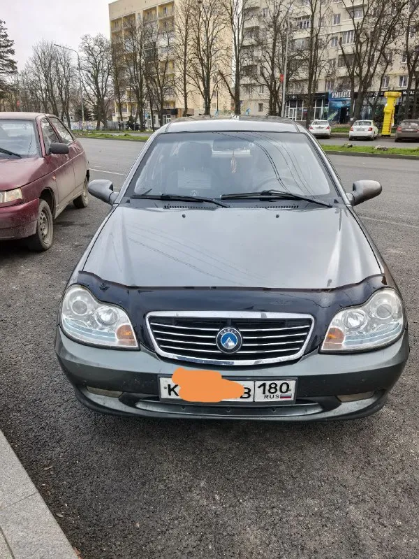 Продам автомобиль gelly ck 2013 года выпуска. без дтп! 2 ключа в комплекте, двигатель 1.5. газ, бензин (газ вписан в тех паспорт) с документами все в порядке, переоформление без проблем (могу присутствовать с вами в мрэо), я 3 владелец! машина на уверенном ходу, сел и поехал, есть мелкие недостатки не опускаются задние стекла (на ремонт скину при продаже). гур, кондиционер, abs, печка все работает, стекла родные (есть мелкий дефект прилетел камень, на фото видно). освещение все работает, стоят хорошие фары! на сиденьях чехлы, гаражное хранения за весь срок эксплуатации. пробег родной 121 тыс. цена 320тыс, реальному покупателю торг возле капота! больше фото скину в лс, по требованию василий +79497122865 алена +79497122864 📲 tg: алёна 📞 звоните: +7(949)7122865 - фотография - 3