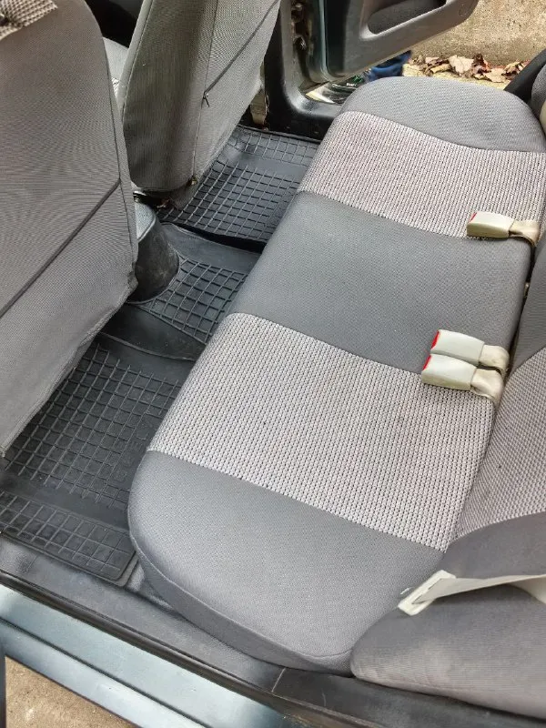 Продам автомобиль gelly ck 2013 года выпуска. без дтп! 2 ключа в комплекте, двигатель 1.5. газ, бензин (газ вписан в тех паспорт) с документами все в порядке, переоформление без проблем (могу присутствовать с вами в мрэо), я 3 владелец! машина на уверенном ходу, сел и поехал, есть мелкие недостатки не опускаются задние стекла (на ремонт скину при продаже). гур, кондиционер, abs, печка все работает, стекла родные (есть мелкий дефект прилетел камень, на фото видно). освещение все работает, стоят хорошие фары! на сиденьях чехлы, гаражное хранения за весь срок эксплуатации. пробег родной 121 тыс. цена 320тыс, реальному покупателю торг возле капота! больше фото скину в лс, по требованию василий +79497122865 алена +79497122864 📲 tg: алёна 📞 звоните: +7(949)7122865 - фотография - 6