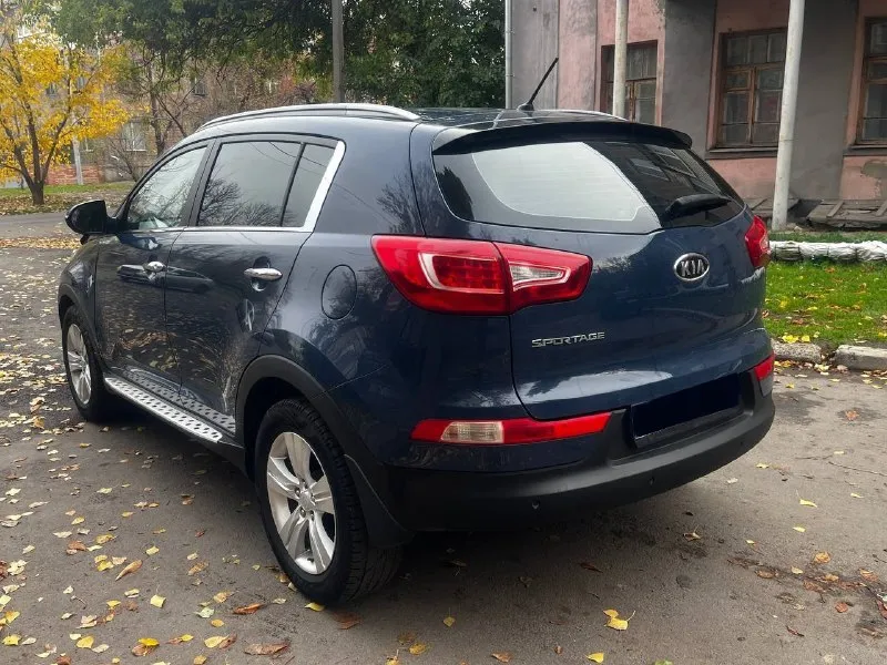 Продам kia sportage 2011г, двигатель 2.0.. Пробег 177.584км. Двигатель работает отлично, не стучит, не дизилит, капиталился на 110.000км! Все заказ наряды есть! Обслуживался каждые 8.000км, масло заливается качественное. Хорошая комплектация: двух зонный климат контроль, подогрев все сидений, эл. Стекло пакет, парктроники, мульти руль, эл. Стекло зеркала с складыванием. Цена 1.240.000. Луганск. +79591258126
📞 Звоните: +7(959)1258126 - фотография - 4
