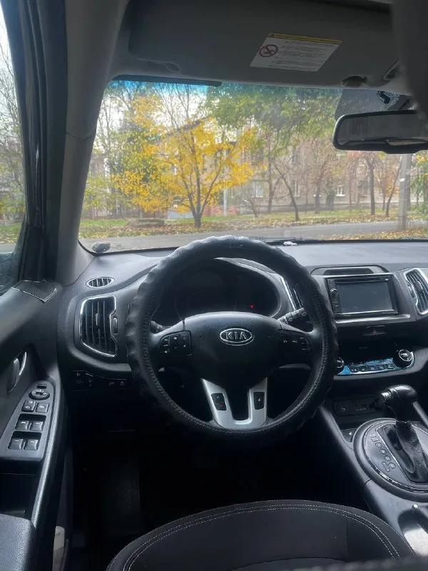 Продам kia sportage 2011г, двигатель 2.0.. Пробег 177.584км. Двигатель работает отлично, не стучит, не дизилит, капиталился на 110.000км! Все заказ наряды есть! Обслуживался каждые 8.000км, масло заливается качественное. Хорошая комплектация: двух зонный климат контроль, подогрев все сидений, эл. Стекло пакет, парктроники, мульти руль, эл. Стекло зеркала с складыванием. Цена 1.240.000. Луганск. +79591258126
📞 Звоните: +7(959)1258126 - фотография - 5