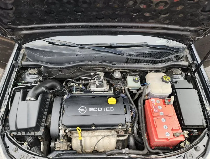 Opel astra год 2011 мотор 1.8 атмосферный коробка механика пробег 194.000 родной любые проверки. кузов весь в родном окрасе без ржавчины ! комплектация cosmo комбинированный кожаный салон датчик света и дождя, парктроники, круиз, климат, мультируль и. т.д. резина зима-лето в хорошем состоянии ! авто без вложений от слова совсем ! я собственник цена 670.000 +79490454766 +79498069344 telegram +79915588803 - фотография - 10