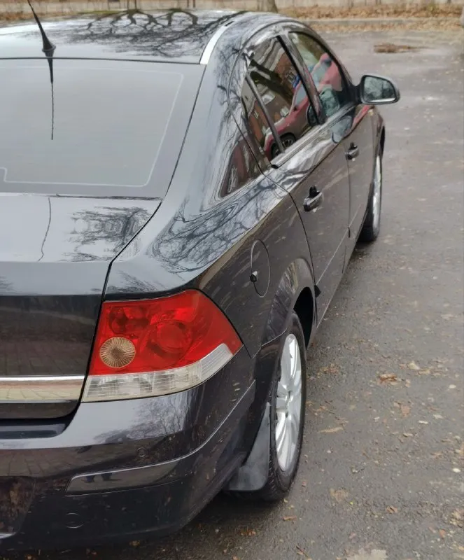 Opel astra год 2011 мотор 1.8 атмосферный коробка механика пробег 194.000 родной любые проверки. кузов весь в родном окрасе без ржавчины ! комплектация cosmo комбинированный кожаный салон датчик света и дождя, парктроники, круиз, климат, мультируль и. т.д. резина зима-лето в хорошем состоянии ! авто без вложений от слова совсем ! я собственник цена 670.000 +79490454766 +79498069344 telegram +79915588803 - фотография - 6