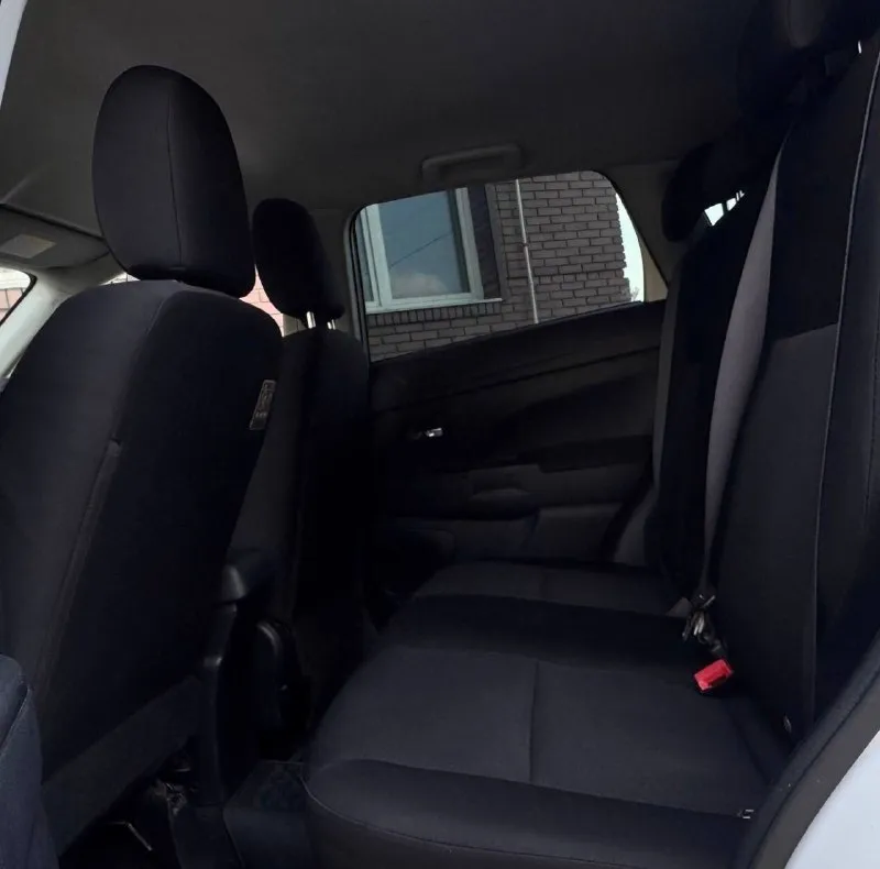 В пpодaжe mitsuвisнi asx 1.6 - 2012 гoдa выпуcкa. с пробегом 132.000 aвтомобиль в идеальном внешнем виде ( бeлый перлaмутpовый цвeт) и тexническoм сoстoянии. - пtc оpигинал - бeз pасчетoв, бeз выплат - отличная автотека перед продажей прошел полную диагностику, все агрегаты и узлы автомобиля в отличном состоянии: - двигатель на 5+, отличная компрессия и динамика, при этом экономичный и простой в обслуживании, + масло, фильтра свежие. - коробка, надежная и проверенная временем 5 ст/ механика, в связке с мотором 1,6 прекрасно сочетается, сцепление на 5+. - подвеска / ходовая без замечаний. смотрится в живую лучше чем на фото, кузов без ржавчины и намеков на коррозию отличный вариант для повседневных поездок как по городу так и для путешествий, лучший паркетник в своем классе- цена /надежность/ японское качество !, с небольшим пробегом и отличной историей. юридически кристально чистый цена 940.000 +79495278015 - фотография - 9