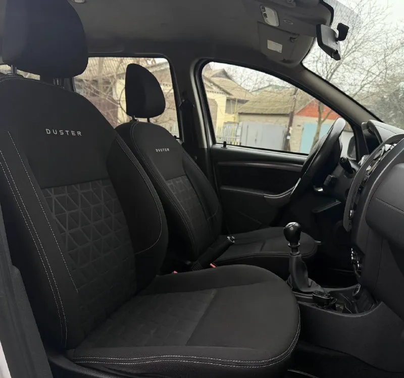 Продаю renault duster 2018 год пробег 137.000 объем двигателя 2.0 механика 6 ступка полный привод ! состояния идеальное в родном окрасе без дтп все стекла родные готов на любые проверки авто без запретов, залогов и штрафов за машиной очень ухаживали есть все необходимое для комфортного вождения. салон чистый, ухоженный комплектация, подогрев стекол, стеклоподъемники, кондиционер, мульти руль, bluetooth, подогрев сидений в машине есть все для удобства цена 1.070.000 +79496001893 - фотография - 7