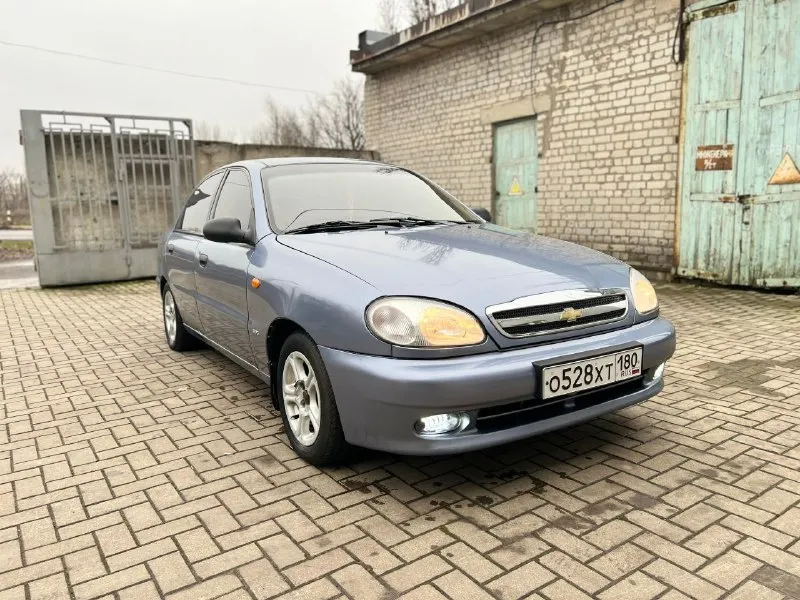 Продам шевроле ланос, 2009г состояние авто отличное, вся машина обслужена, не каких вложений не требует завёл и поехал ! кондиционер работает как положено дует холодит ! все жидкости поменяны, масло в двигателе масло в коробке антифриз тормозная жидкость. по ходовой части абсолютно без каких либо нареканий! двигатель работает хорошо, по кузову ржавчины гнилья нет ! салон чистый ухоженный! за время владения не когда не подвела так как обслуживал и ухаживали за машиной ! болле подробно по телефону +79494816190 цена 310000₽ - фотография - 3