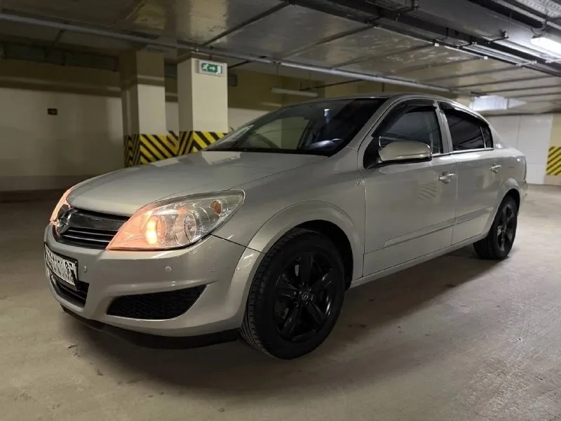 Продаю opel astra h рестайлинг✅ владею год, оформлена на меня, документы кристально чистые с ✅полным переоформлением •двигатель: 1.6 115л. с. бензин •коробка: автомат(amt) •коробка обслуживалась на 150к км •масло менялось каждые 5.000 км! •пробег:178k km оригинальный! •год выпуска: 2008 •автомобиль будет радовать каждый день, очень динамичный и шустрый коробка работает отлично, так же как и мотор •два ключа! •машина обслужена! •авто на летней резине! •комплектация:мульти руль, климат контроль, sport режим, подогрев сидений, 4эсп, хорошая музыка! •машина в шикарном состоянии! •крашено только одно крыло!продажа с полным переоформлением в гаи! •цена: 560 + хороший торг после осмотра реальному покупателю ! рассмотрю ваши предложения! •осмотр город донецк, на любом сто +79494915421 •звонить по делу и только 📲 tg: @makar0v18 📞 звоните: +7(949)4915421 - фотография - 6