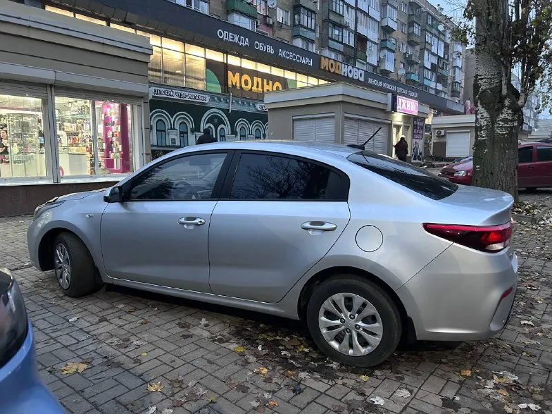 Kia rio
Год выпуска 2017 год
Коробка автомат, 6-ти ступенчатая
# 1,6
Пробег 73 тыс. Км
Машина в отличном состоянии, новый жк дисплей на андроиде, с навигатором. Машина обслужена полностью, вложений не требует никаких, двигатель работает отлично, коробка отлично, по ходовке ни одного постороннего звука. Макеевка
Цена: 1,4 млн. ₽.
📞 +7(949)3846069
📞 Звоните: +7(949)3846069 - фотография - 4