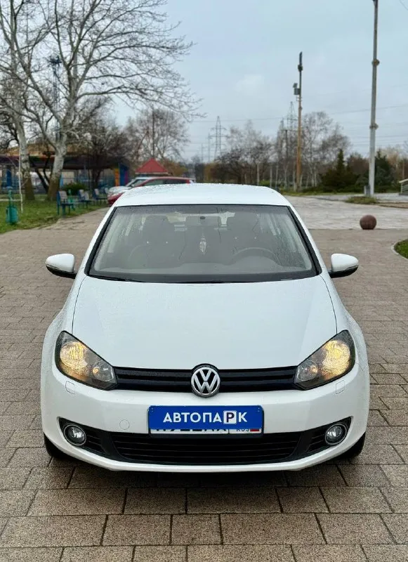 🇩🇪volkswagen golf vl 💰цена: 820 000р 🏢город: мариуполь 📅год выпуска: 2011 🧾пробег: 154 339км. ⚙️двигатель: 1.6 ⛽топливо: бензин ⚙️кпп: механика 📞 телефон: +7-989-263-55-56 +7-949-727-41-51 +7-949-551-91-52 💾 описание: volkswagen golf vi — легендарный городской хэтчбек не оставит вас без впечатлений и внимания на дорогах. ✅ 1 владелец, птс оригинал ✅ надёжный двигатель bse ✅ оригинальный пробег ✅ южная эксплуатация ✅ техническая часть на 5+ ✅ кузов и лакокрасочное покрытие без дефектов и коррозии отличная комплектация: полный электропакет, климат контроль, подогрев сидений, два комплекта ключей. новая резина. улица шевченко 269 - фотография - 2