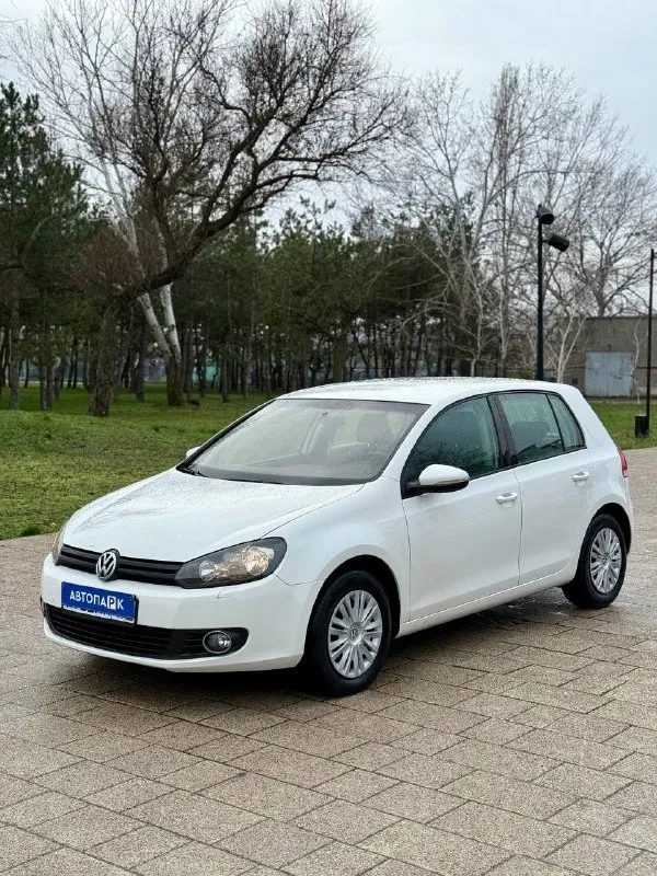 🇩🇪volkswagen golf vl 💰цена: 820 000р 🏢город: мариуполь 📅год выпуска: 2011 🧾пробег: 154 339км. ⚙️двигатель: 1.6 ⛽топливо: бензин ⚙️кпп: механика 📞 телефон: +7-989-263-55-56 +7-949-727-41-51 +7-949-551-91-52 💾 описание: volkswagen golf vi — легендарный городской хэтчбек не оставит вас без впечатлений и внимания на дорогах. ✅ 1 владелец, птс оригинал ✅ надёжный двигатель bse ✅ оригинальный пробег ✅ южная эксплуатация ✅ техническая часть на 5+ ✅ кузов и лакокрасочное покрытие без дефектов и коррозии отличная комплектация: полный электропакет, климат контроль, подогрев сидений, два комплекта ключей. новая резина. улица шевченко 269 - фотография - 3