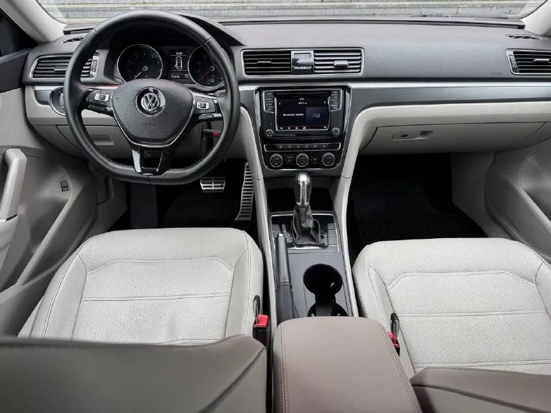 Продам volkswagen passat r-line 2017 года, 2.0 tsi (gen3b), 152000 км, на обычном 6-ступенчатом автомате aisin. технически без нареканий. комплектация r-line -подрулевые лепестки -2-х зонный климат контроль -слепые зоны -камера заднего вида -адаптивный круиз контроль все стекла родные! состояние автомобиля отличное !пригоняли автомобиль из сша в конце 22 года, vin : 1vwaa7a30jc007157 стоит новая зимняя резина r19 возможно оформление в кредит. возможен обмен. более детальная информация по телефона. цена - 1.760.000 р. +79493250509 - фотография - 8