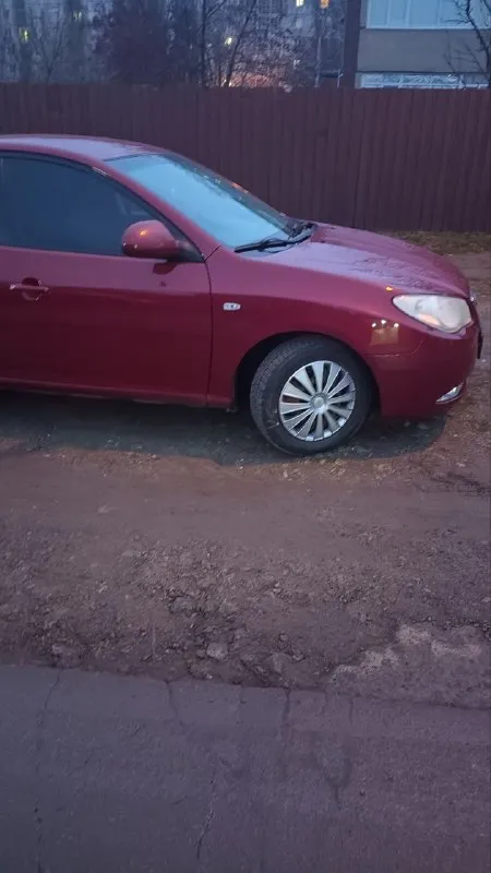 Продам хундай элантра 2008 года на автомате, мотор 1.6 мощность 122 л силлы, с жирной комплектации, 180 учёт, резина зимняя и летняя, донецк +79495325914, цена 830 рублей - фотография - 5