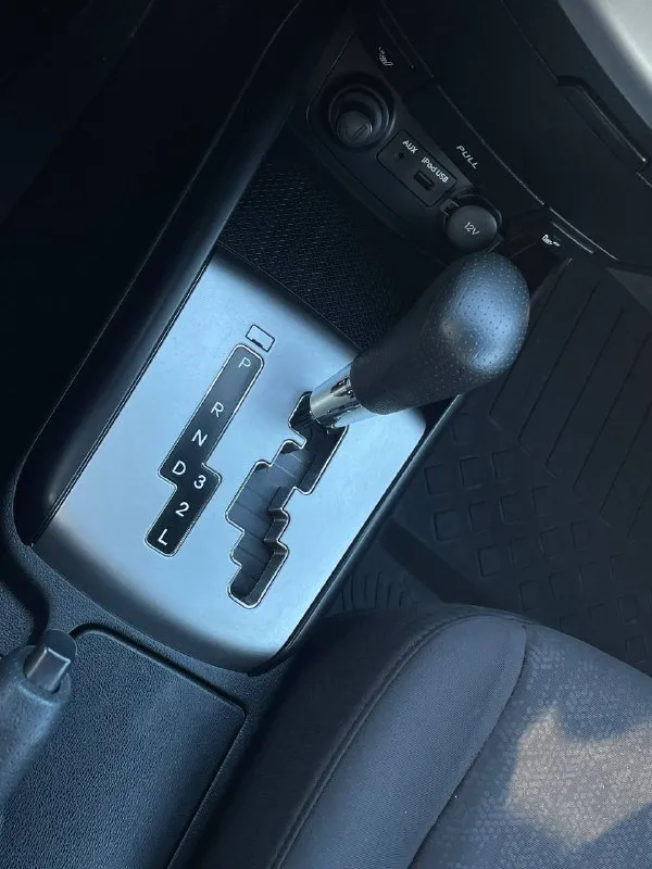 В продаже hyundai elantra 2010г. в. 1.6 автомат! пробег 191 000км автомобиль в отличном состоянии как внешне, так и технически! двигатель не стучит и не дымит, расхода масла нет! автомат переключает плавно, без рывков и пинков! кондиционер и печка исправно работают! два комплекта резины зима/лето! сигнализация с автозапуском! цена 770 000₽ 89895209160 - фотография - 10