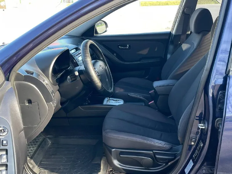 В продаже hyundai elantra 2010г. в. 1.6 автомат! пробег 191 000км автомобиль в отличном состоянии как внешне, так и технически! двигатель не стучит и не дымит, расхода масла нет! автомат переключает плавно, без рывков и пинков! кондиционер и печка исправно работают! два комплекта резины зима/лето! сигнализация с автозапуском! цена 770 000₽ 89895209160 - фотография - 8