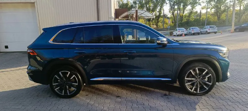 Geely monjaro 2023/11 🌟 в эксплуатации с 20.03.2024 г. 🔹 1 владелец 🔹 реальный пробег — всего 34 тыс. км 🔹 максимальная комплектация — всё, что нужно для комфортной и безопасной езды! ✨ автомобиль полностью в родном окрасе, без повреждений. ✨ кузов и салон в идеальном состоянии — как новый! ✨ техническая часть без нареканий, обслужен и готов к любым поездкам. 💯 абсолютно никаких вложений не требует! 🛡️ зоны риска дополнительно защищены качественной пленкой для сохранения внешнего вида. продажа связана с покупкой более дорого автомобиля. автомобиль территориально макеевка. личное мнение, машина супер. цена - 3.300.000руб (торг присутствует) тел. +79493170053 - фотография - 2