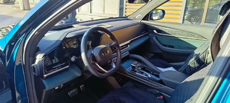 Geely monjaro 2023/11 🌟 в эксплуатации с 20.03.2024 г. 🔹 1 владелец 🔹 реальный пробег — всего 34 тыс. км 🔹 максимальная комплектация — всё, что нужно для комфортной и безопасной езды! ✨ автомобиль полностью в родном окрасе, без повреждений. ✨ кузов и салон в идеальном состоянии — как новый! ✨ техническая часть без нареканий, обслужен и готов к любым поездкам. 💯 абсолютно никаких вложений не требует! 🛡️ зоны риска дополнительно защищены качественной пленкой для сохранения внешнего вида. продажа связана с покупкой более дорого автомобиля. автомобиль территориально макеевка. личное мнение, машина супер. цена - 3.300.000руб (торг присутствует) тел. +79493170053 - фотография - 5