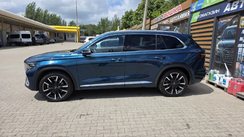 Geely monjaro 2023/11 🌟 в эксплуатации с 20.03.2024 г. 🔹 1 владелец 🔹 реальный пробег — всего 34 тыс. км 🔹 максимальная комплектация — всё, что нужно для комфортной и безопасной езды! ✨ автомобиль полностью в родном окрасе, без повреждений. ✨ кузов и салон в идеальном состоянии — как новый! ✨ техническая часть без нареканий, обслужен и готов к любым поездкам. 💯 абсолютно никаких вложений не требует! 🛡️ зоны риска дополнительно защищены качественной пленкой для сохранения внешнего вида. продажа связана с покупкой более дорого автомобиля. автомобиль территориально макеевка. личное мнение, машина супер. цена - 3.300.000руб (торг присутствует) тел. +79493170053 - фотография - 7