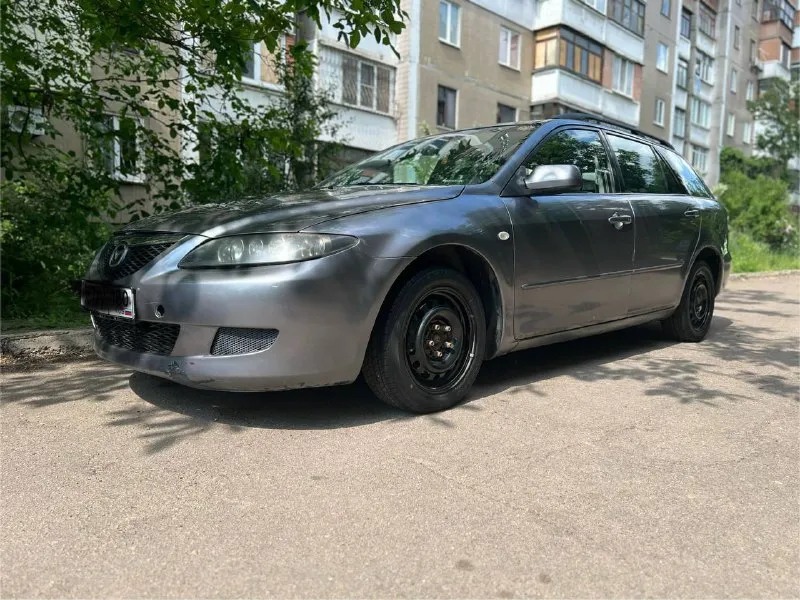 Продам авто, mazda 6 gg, универсал. 2003 года. 1.8 бензин на механической коробке передач. я собственник. технически авто на 4. заменена полностью вся задняя подвеска и тормозная система в круг, перед тоже перебран ( могу по запросу предоставить, всё что делалось по машине ) по кузову есть жизненные моменты, машинка в годах. ездит каждый день, все интересующие вопросы по телефону. комплектация :обогрев сидений, электро зеркала, 4 эсп, гур, abs, климат( кондиционер), регулировка руля по высоте, мульти руль, бортовой компьютер, центральный замок, подушки безопасности ( все на месте ), эва коврики, запаска на зимней резине ( липучка), есть еще комплект дисков на неё с резиной на докат, отдам вместе с машиной. сейчас машина на новой зиме ( шипы ). цена 380т₽, не ждите чуда, машине 22 года. торг при осмотре авто. возможно рассмотреть обмен в обе стороны. дополнительное фото и видео могу скинуть по просьбе. просмотр до 📲 tg: denis ivanov 📞 звоните: +7(949)3524173 - фотография - 3