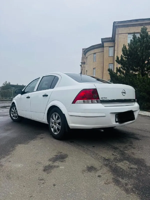 Opel астра н 2011г 1.6л механика 211000км кондиционер стеклоподъемники мультируль подогрев сидений два комплекта ключей два комплекта резины состояние кузова без единого рыжика в заводском окрасе кроме одного крыла технически обслужена сел поехал вложений не требует каждый день на ходу цена: 575000₽ торг возможен +79930811808(телеграмм) 📞 звоните: +7(993)0811808 - фотография - 6