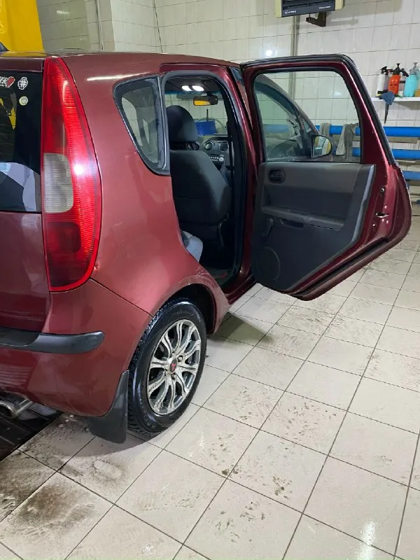 Продам mitsubishi colt 2005г. , двигатель 1.3 бензин, коробка роботизированная, кондиционер, передние стеклоподъёмники, подогрев передних сидений, сигнализация с обратной связью, центральный замок, пробег 179000 км, общее состояние хорошее, по кузову есть недочёты нужно заниматься, документы в порядке, цена 250к хороший торг. горловка +79493529432 📞 звоните: +7(949)3529432 - фотография - 7