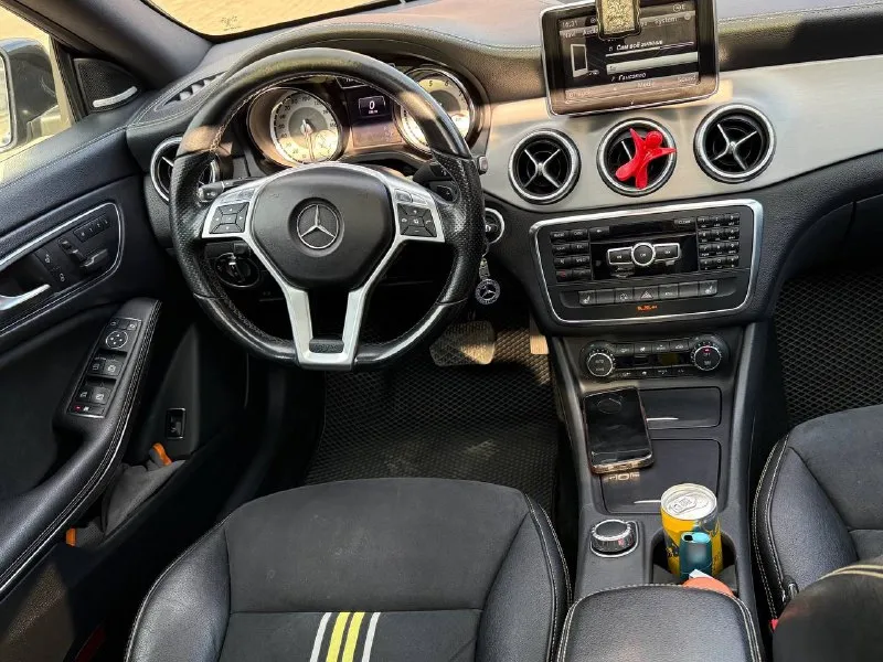 Продажа в днр продается mercedes-benz cla 250 автомобиль от собственника! отличный выбор для тех, кто ценит динамику и немецкое качество. основные характеристики: -двигатель: 2.0 л, 211 л. с. - коробка передач: 7-ступенчатый автомат - пробег: 150 000 - год выпуска: 2013 - комплектация: кожа, мультимедийная система (хаман/ кардон), камеры и заводской ксенон в фарах, климат-контроль и многое другое. особенности: - только оригинальные запчасти. - сервисная история, своевременное обслуживание. - комплектация amg автомобиль находится в донецке. цена: 1 800 000 звоните или пишите за доп информацией +7 (949) 713-00-13 📞 звоните: +7(949)7130013 - фотография - 5